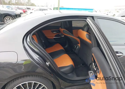 2024 Mercedes-Benz C 300 z USA, uszkodzony, nr VIN W1KAF4GB7RR201118